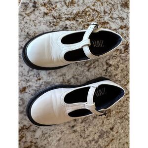 Zara Kids girls white Mary Jane clogs  shoes size 13.5 chunky modern futuristic
